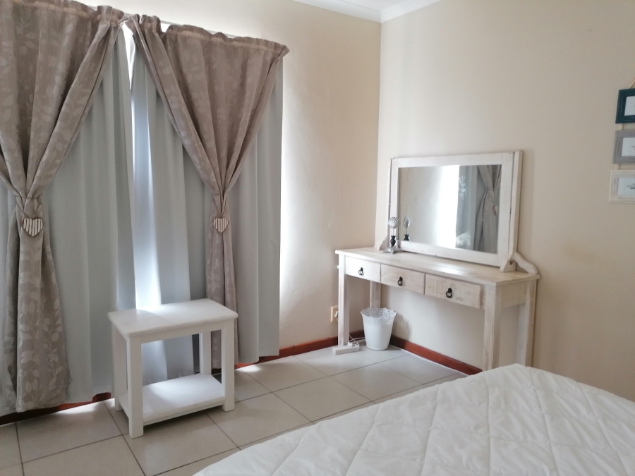 To Let 3 Bedroom Property for Rent in Marina Martinique Eastern Cape